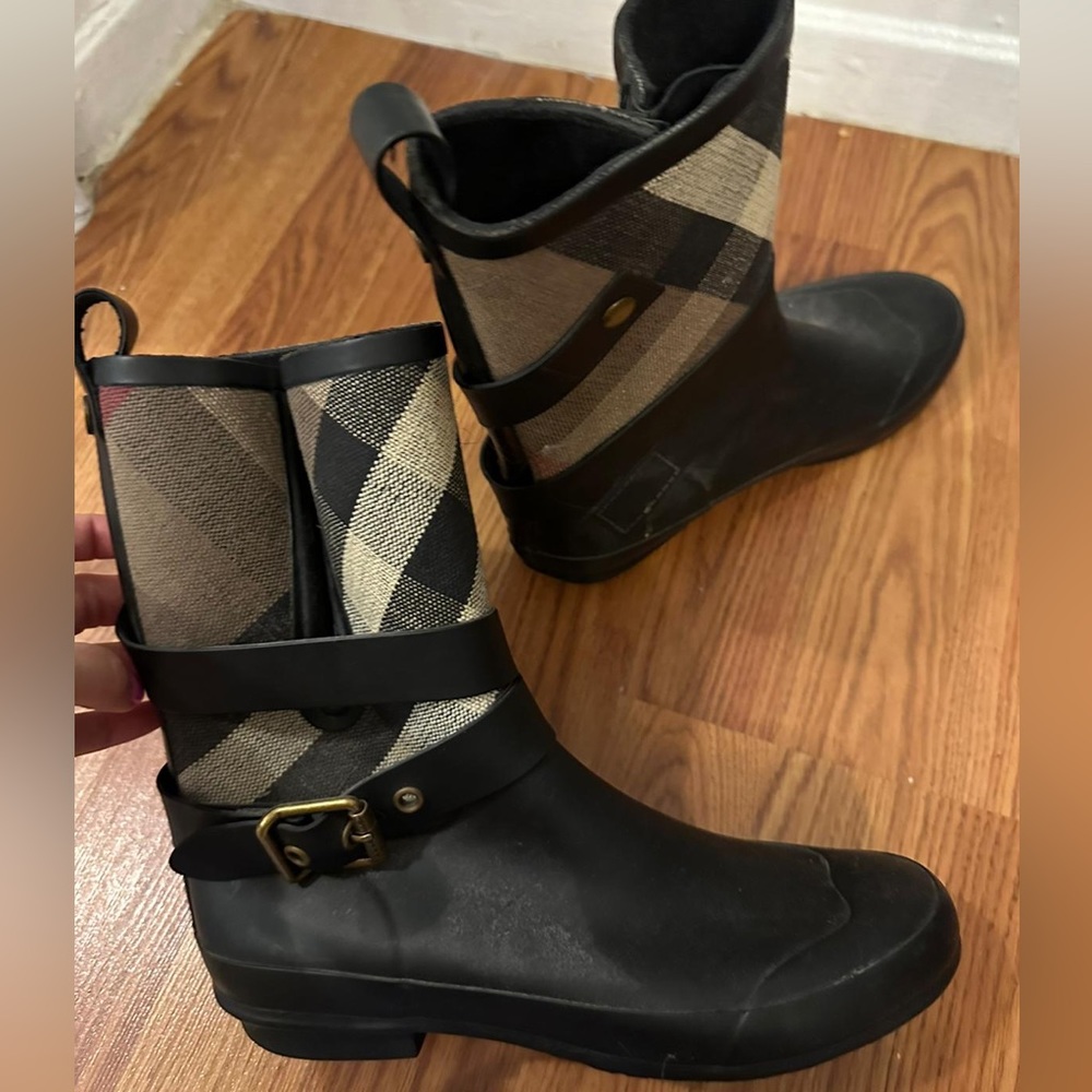 Burberry boot